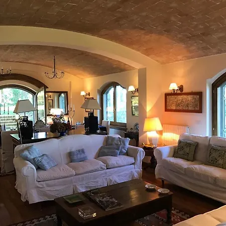 San Quirico Sleeps 14 Pool Wifi וילה