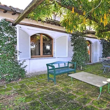 San Quirico Sleeps 14 Pool Wifi * San Quirico (Avigliano)