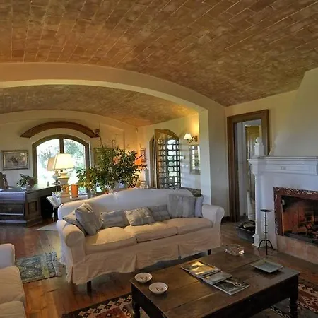 San Quirico Sleeps 14 Pool Wifi